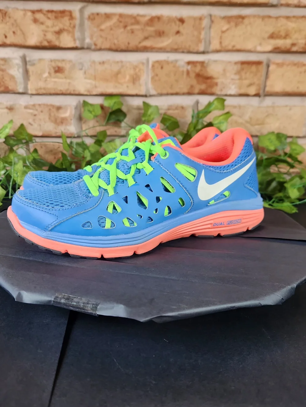 Nike Dual Fusion Run 2 Women's 8.5